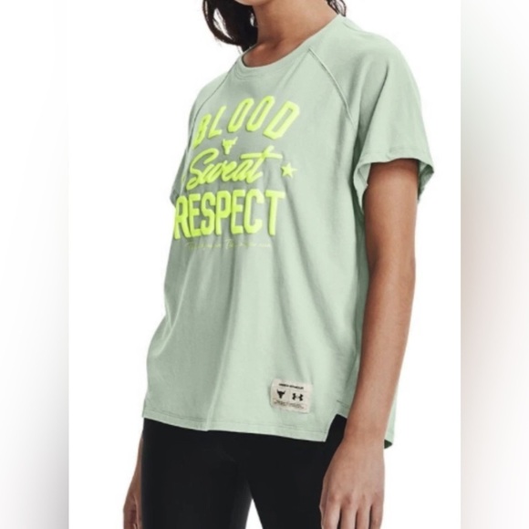 Under Armour Tops - Under Armour Green Graphic T-Shirt L